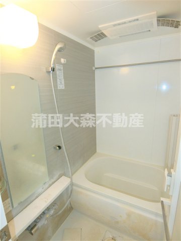 バス・シャワールーム　追焚と浴室乾燥機付きお風呂　バスルーム