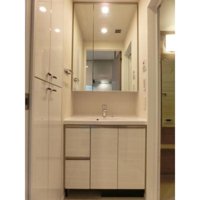 洗面設備　※写真は同タイプ住戸です。