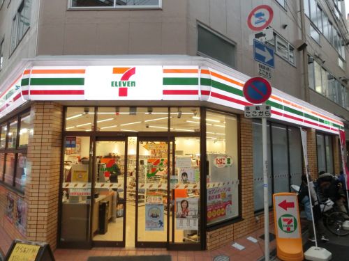 コンビニ　セブン－イレブン 大阪宗右衛門町東店（コンビニ）まで70m
