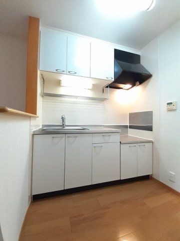 キッチン　コンパクトなキッチンで掃除もラクラク