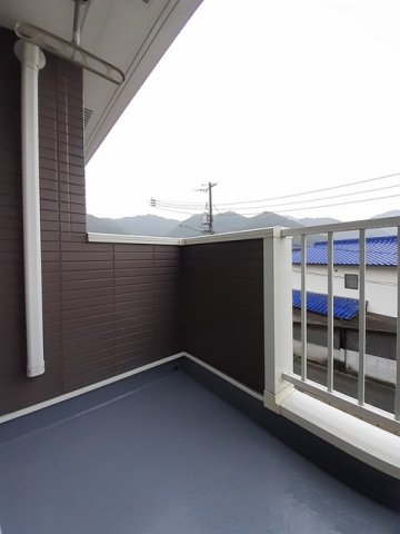 バルコニー　バルコニーからの眺めを楽しみながら食事をしませんか