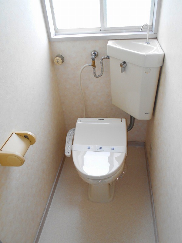 トイレ　温水洗浄便座