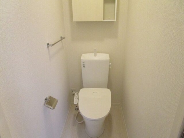 トイレ　温水洗浄暖房便座