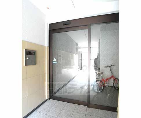 エントランス　自動ドアです