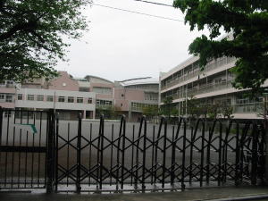 小学校　武蔵野市立桜野小学校（小学校）まで445m