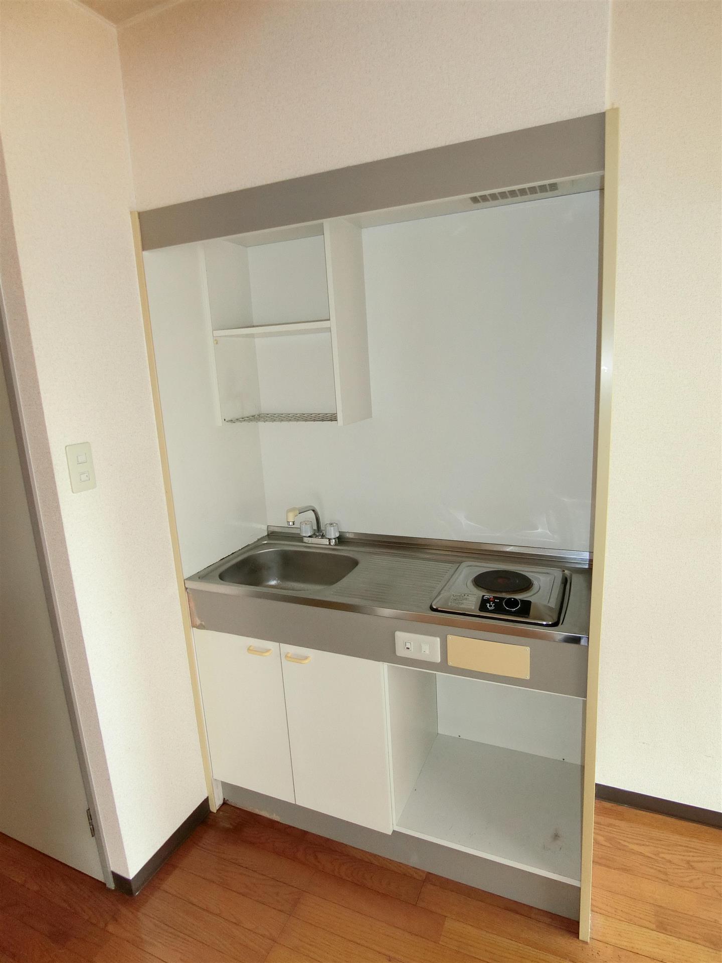 キッチン　1口コンロ付♪調理道具を収納できる棚付です♪