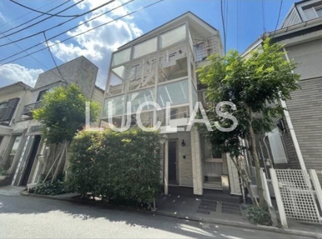 建物外観　『想いの先を照らし出す。』信頼が必要だからこそ、弊社へお任せ