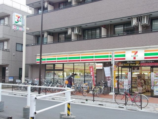 コンビニ　セブンイレブン（コンビニ）まで30m