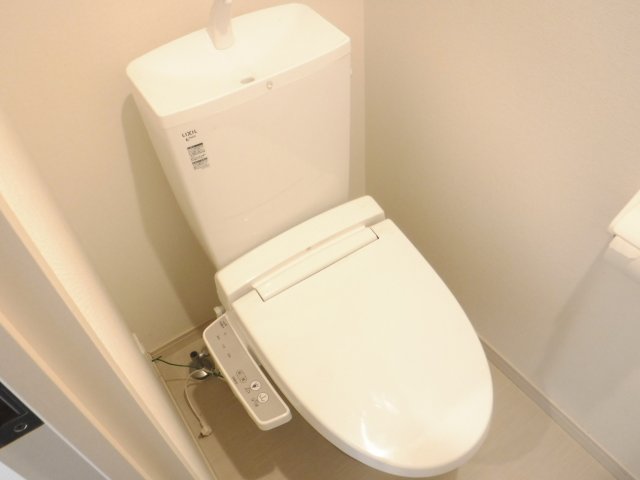 トイレ　他のお部屋の参考写真となります。