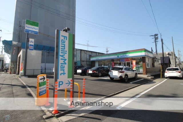 コンビニ　ファミリーマート黄金通四丁目店（コンビニ）まで1036m