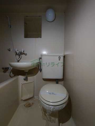 トイレ　別部屋参考写真となります。