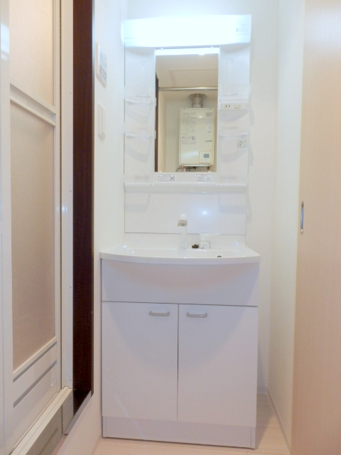 洗面設備　忙しい朝に嬉しいシャンプードレッサー完備♪