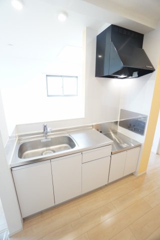 キッチン　※同物件・反転タイプの写真です。