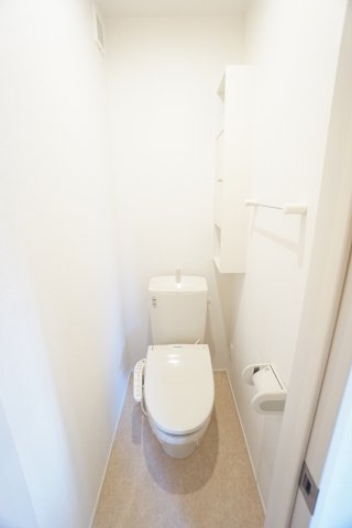 トイレ　※同物件・反転タイプの写真です。