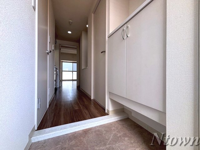 玄関　収納もある玄関です