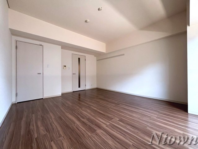 居室・リビング　こちらのリビングで趣味の時間をお楽しみください