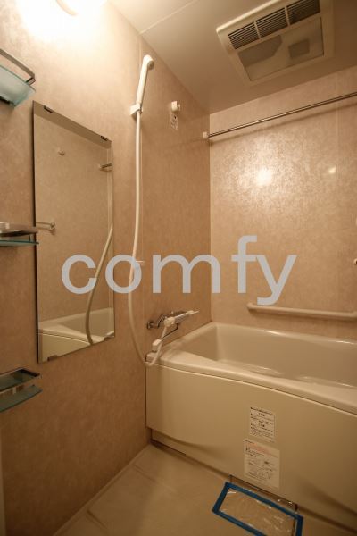 バス・シャワールーム　浴室乾燥機付きバス