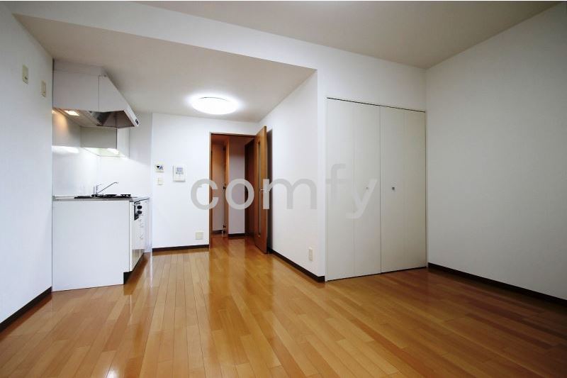 居室・リビング　高級感のあるフローリング