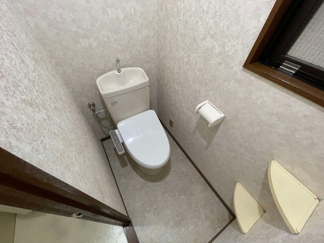 トイレ　※同物件別号室の参考写真です。