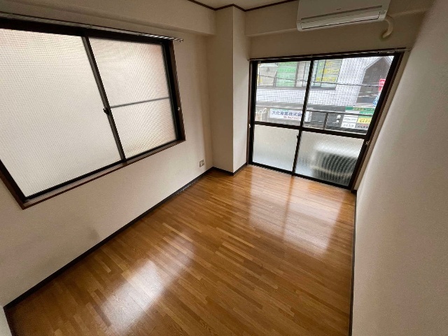 居室・リビング　※同物件別号室の参考写真です。