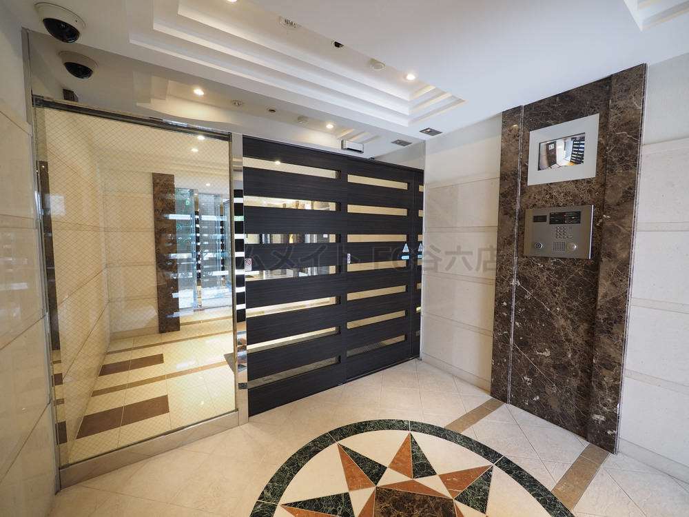 エントランス　バス