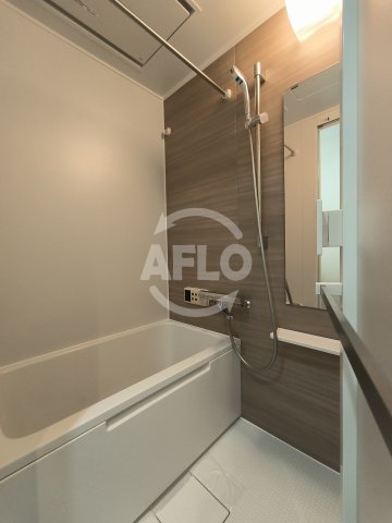 バス・シャワールーム　フロンティアタワー九条II　バスルーム