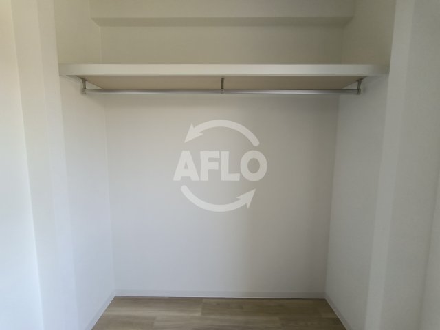 収納　フロンティアタワー九条II　クローゼット