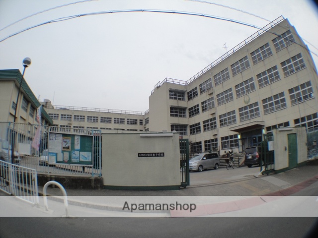 小学校　東大阪市立小学校縄手東小学校（小学校）まで965m