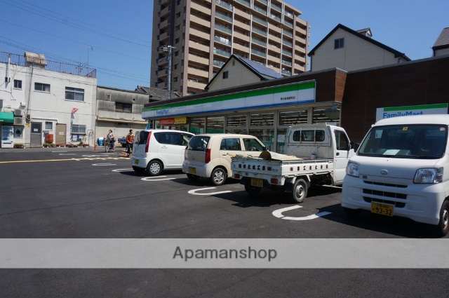 コンビニ　ファミリーマート箱殿町店（コンビニ）まで924m
