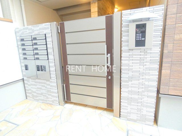 エントランス　オートロック付です。