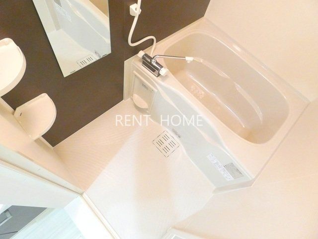 バス・シャワールーム　広めの浴室です。（浴室乾燥機付）