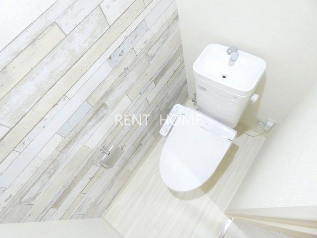 トイレ　デザインクロスのトイレです。