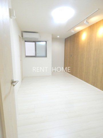 居室・リビング　明るい洋室です。