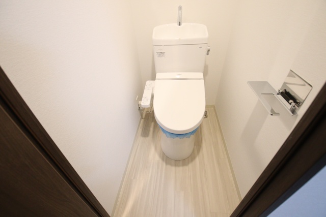 トイレ　※別室の参考写真の為、現況優先です。