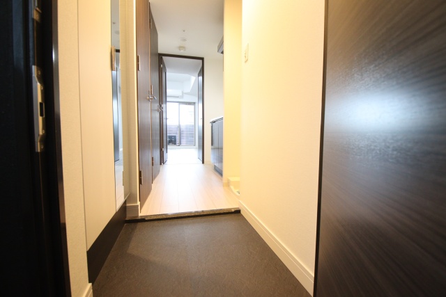 玄関　※別室の参考写真の為、現況優先です。