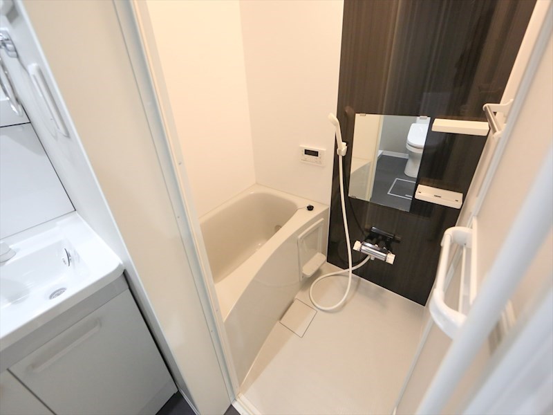 バス・シャワールーム　浴室暖房乾燥機付　追い焚き・オートバス機能付お風呂