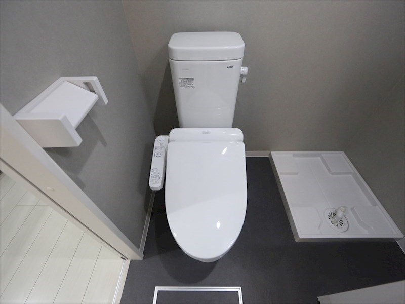 トイレ　温水洗浄暖房便座付トイレ