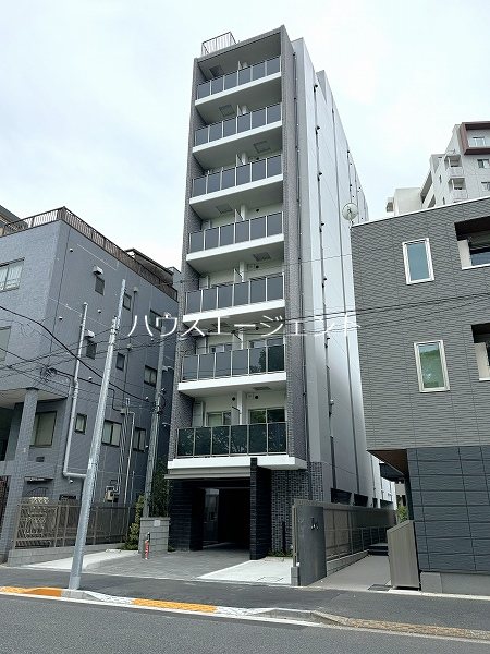 建物外観　鉄筋コンクリート造の防音性が高い造りです。