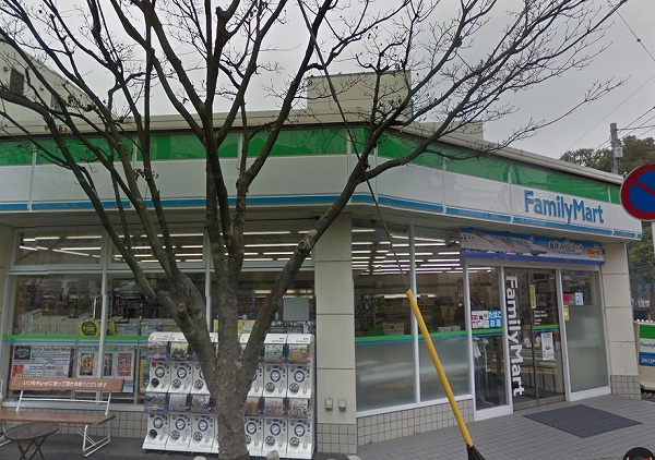 コンビニ　ファミリーマート 西葛西小学校前店（コンビニ）まで533m