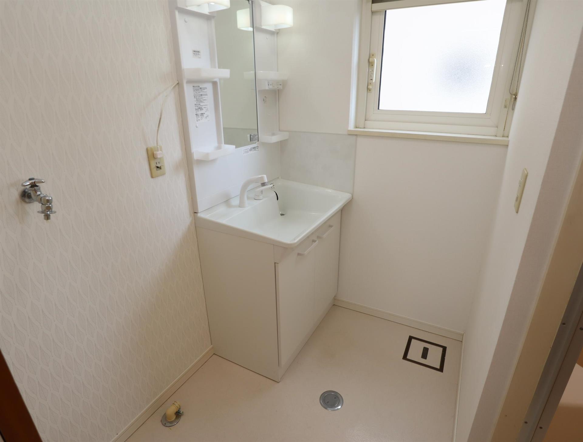 洗面設備　洗濯機置場・洗面化粧台