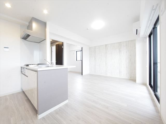 その他　リビング14.26帖　エアコン完備　バルコニーに面しています