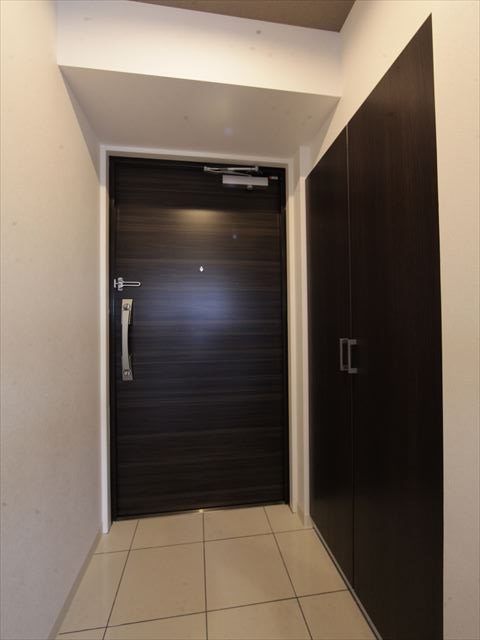 玄関　玄関（シューズボックス充実しています）