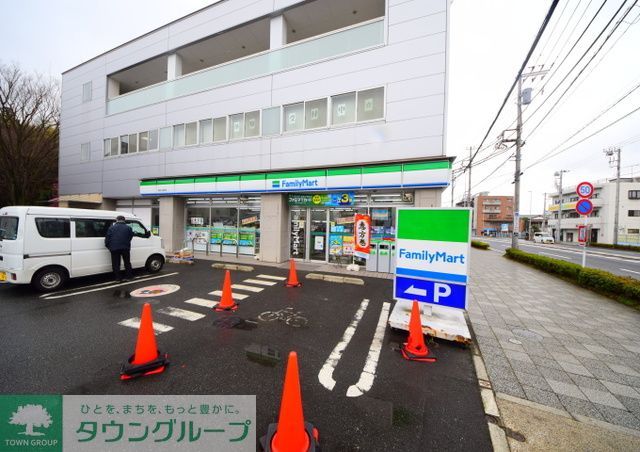 コンビニ　ファミリーマート横浜公田町店（コンビニ）まで340m