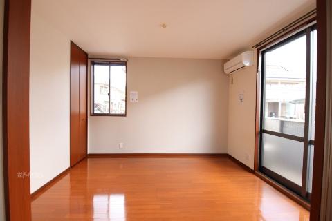 居室・リビング　室内