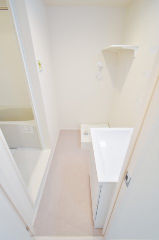 洗面設備　オシャレな独立洗面台ですね