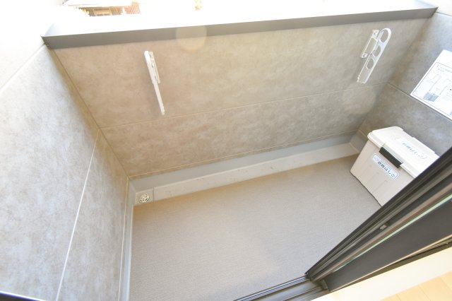 バルコニー　明るいバルコニーです