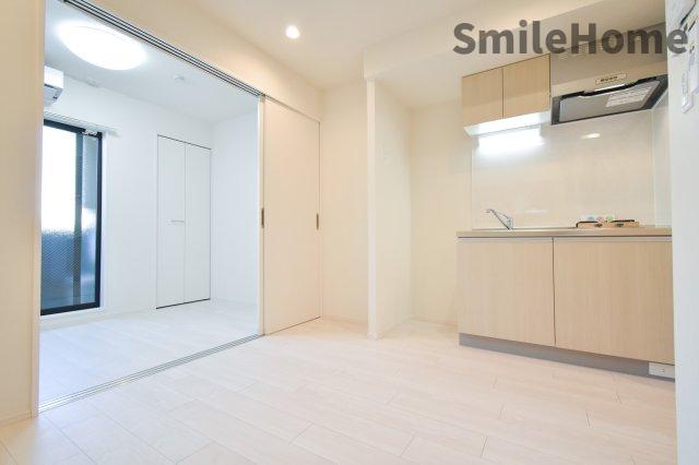 居室・リビング　エアコン付きのお部屋です