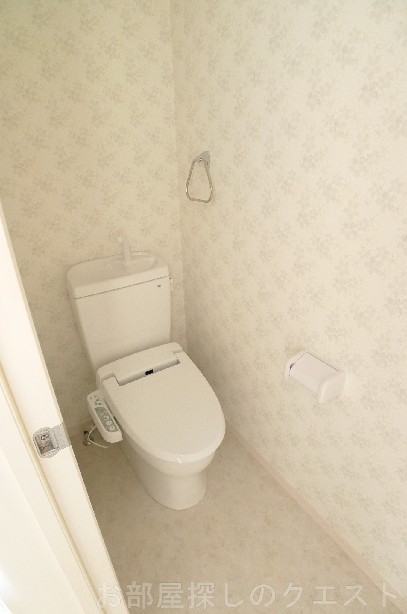 トイレ　（写真は同仕様）