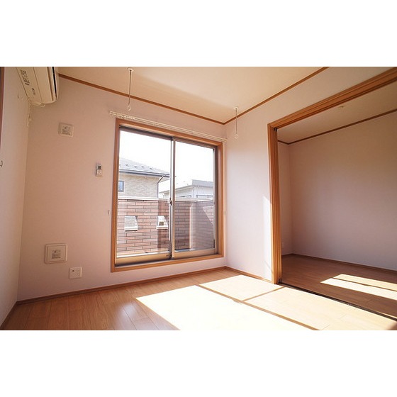 居室・リビング　※写真は同物件同型別室／現況優先となります。