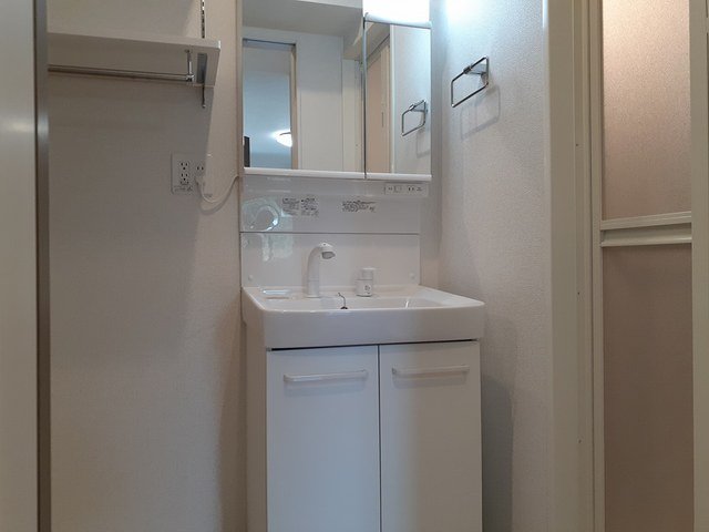 洗面設備　脱衣スペースもあります